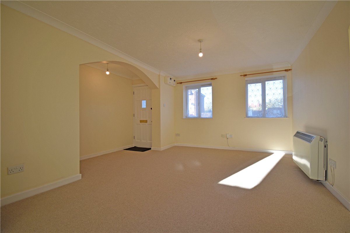 2 bedroom flat, Holyoake Court, Elfleda Road CB5