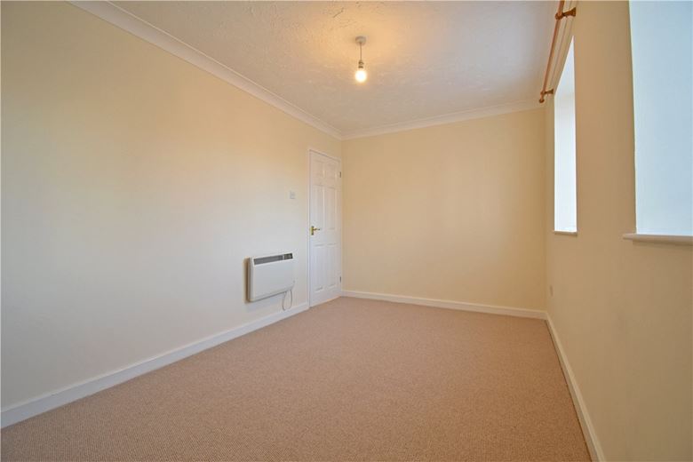 2 bedroom flat, Holyoake Court, Elfleda Road CB5