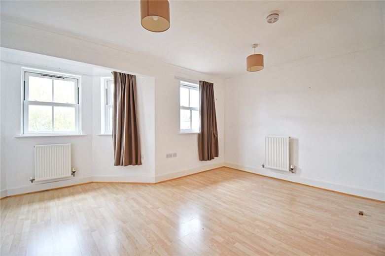 1 bedroom flat, St Matthews Gardens, Cambridge CB1 - Let Agreed