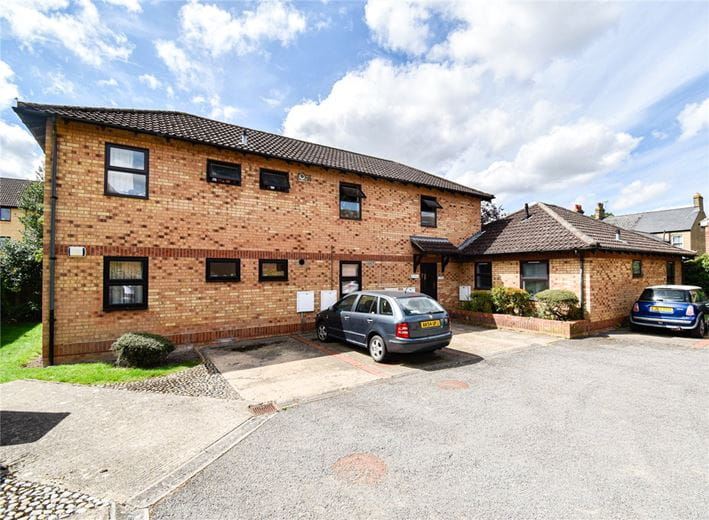 2 bedroom flat, Canterbury Court, Canterbury Street CB4 - Let Agreed