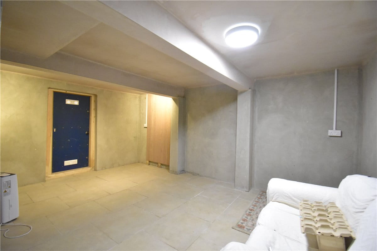 6 bedroom house, Newmarket Road, Kirtling CB8