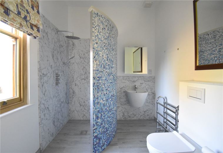 6 bedroom house, Newmarket Road, Kirtling CB8