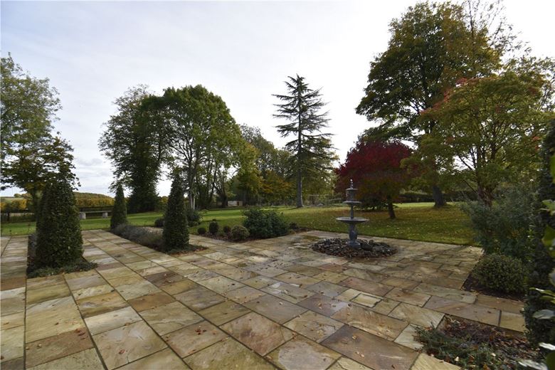 6 bedroom house, Newmarket Road, Kirtling CB8