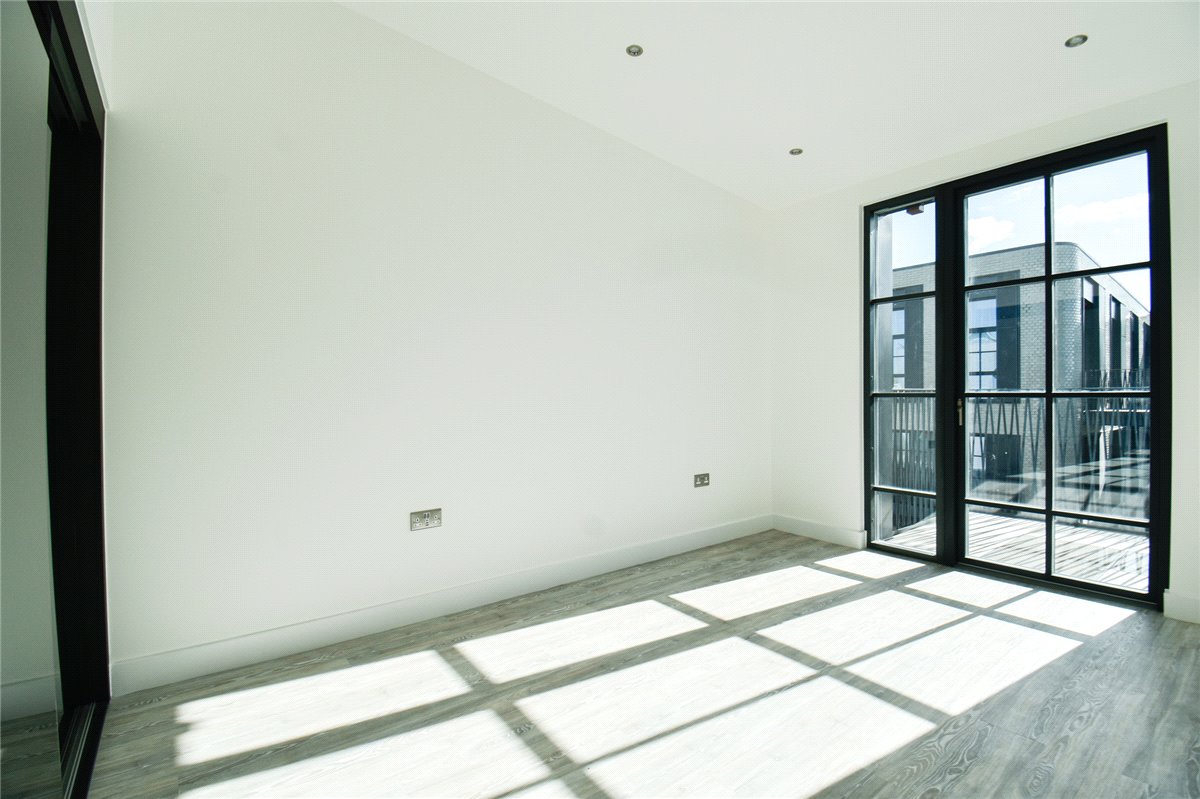  bedroom flat, Turing Way, Cambridge CB3