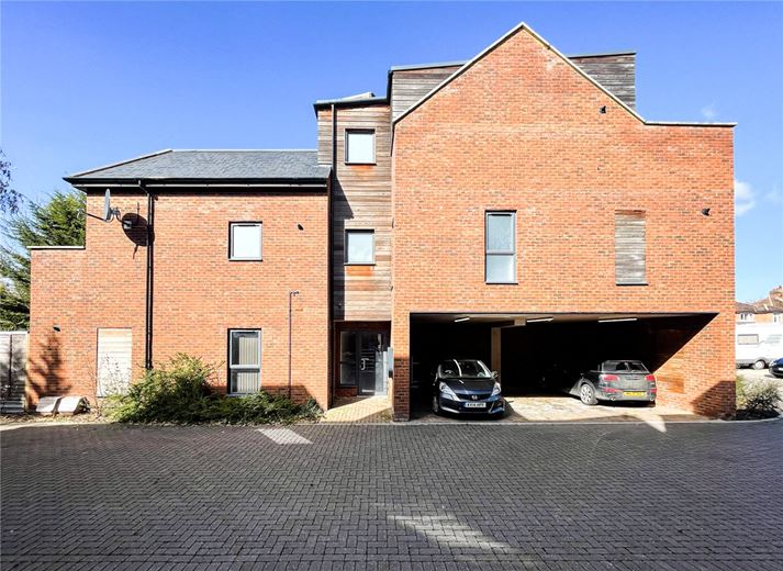 1 bedroom flat, Perne Close, Cambridge CB1 - Let Agreed