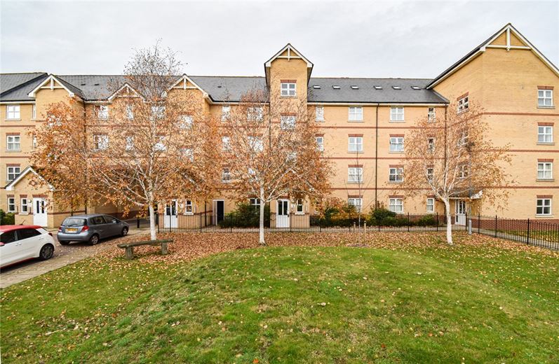 1 bedroom flat, Winstanley Court, Cromwell Road CB1 - Let Agreed