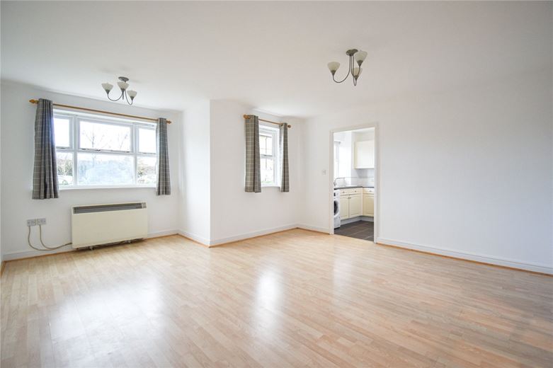1 bedroom flat, Winstanley Court, Cromwell Road CB1 - Let Agreed