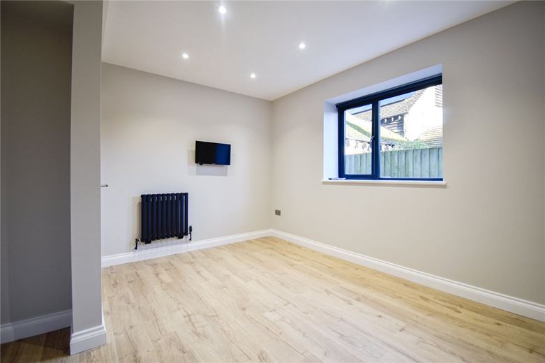 2 bedroom flat, High Street, Cottenham CB24