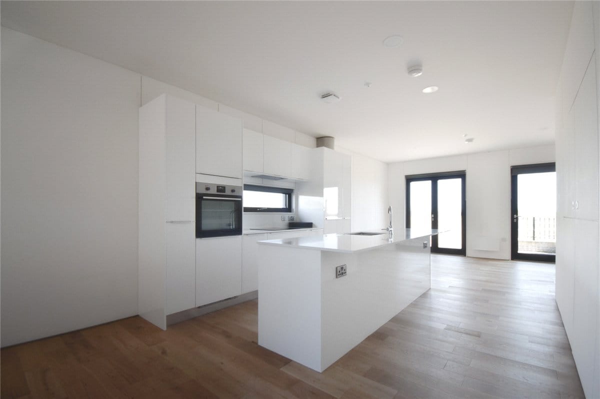 5 bedroom house, Lockhart Way, Northstowe CB24 - Available