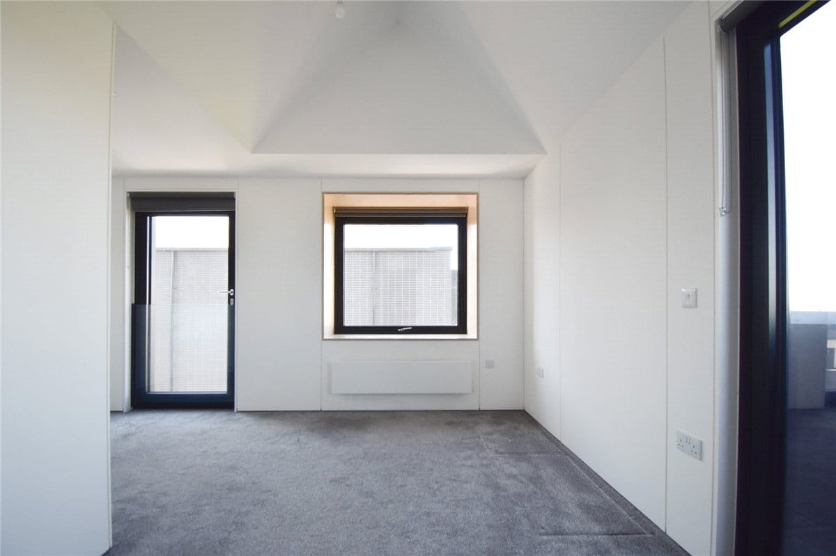 5 bedroom house, Lockhart Way, Northstowe CB24 - Available