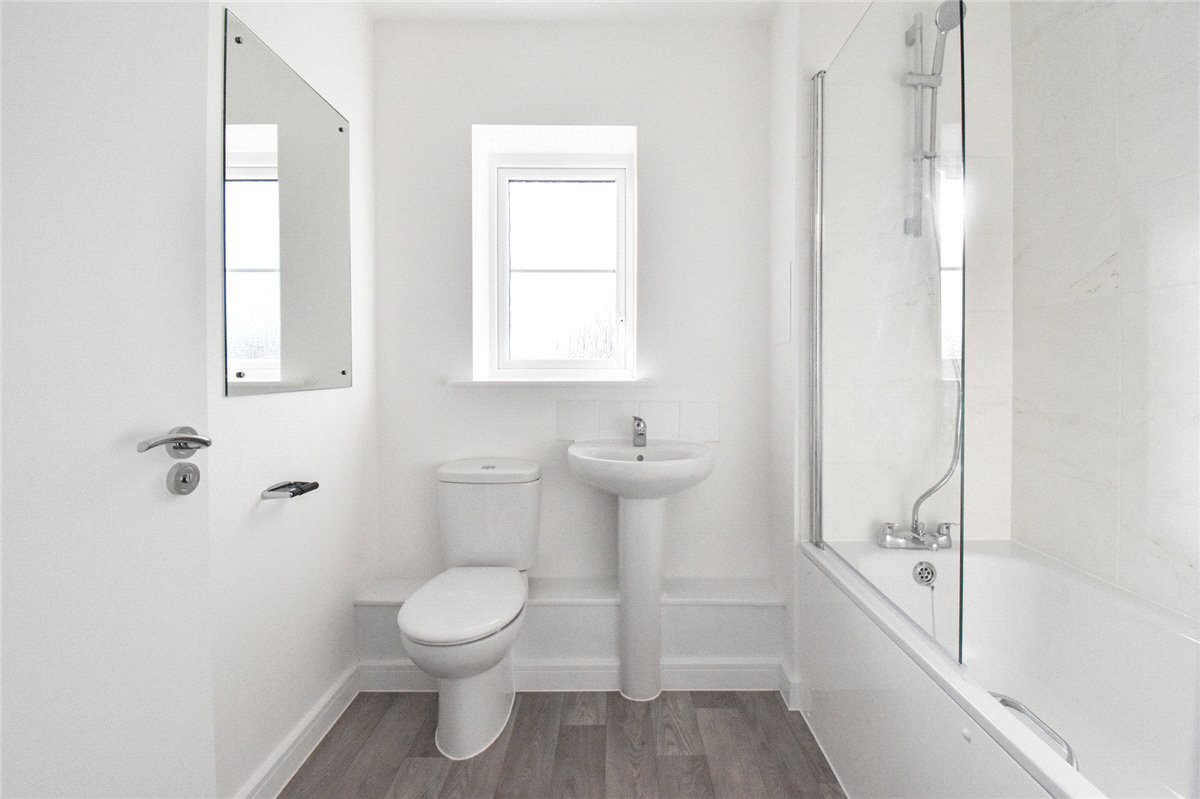 3 bedroom house, Coventry Drive, Bishop's Stortford CM23 - Let Agreed