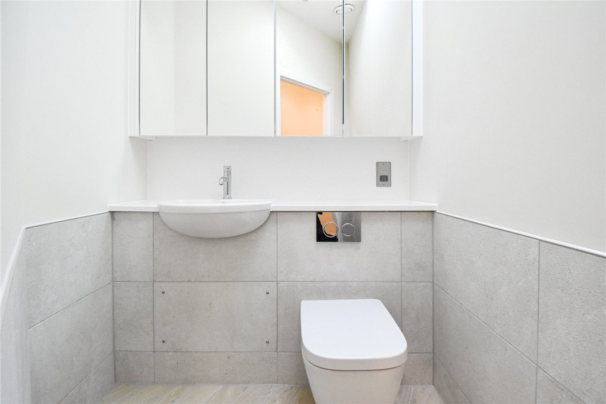 2 bedroom flat, Hamied Mansions, 14-17 Regent Terrace CB2 - Let Agreed