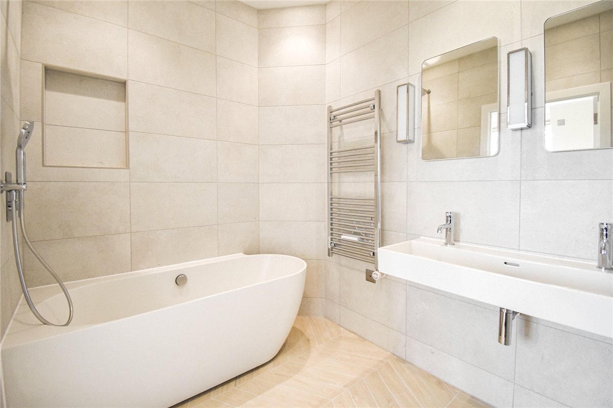 2 bedroom flat, Hamied Mansions, 14-17 Regent Terrace CB2 - Let Agreed