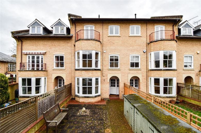 4 bedroom house, Fitzwilliam Court, Brookside CB2 - Available