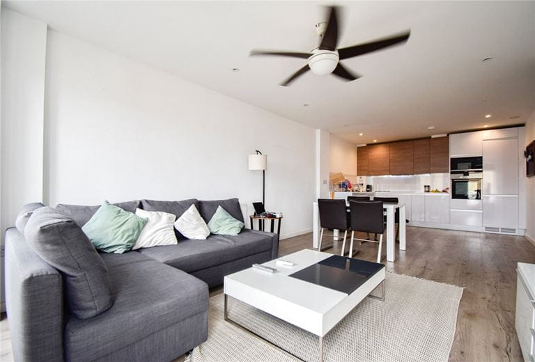 2 bedroom flat, Marque House, 143 Hills Road CB2 - Let Agreed