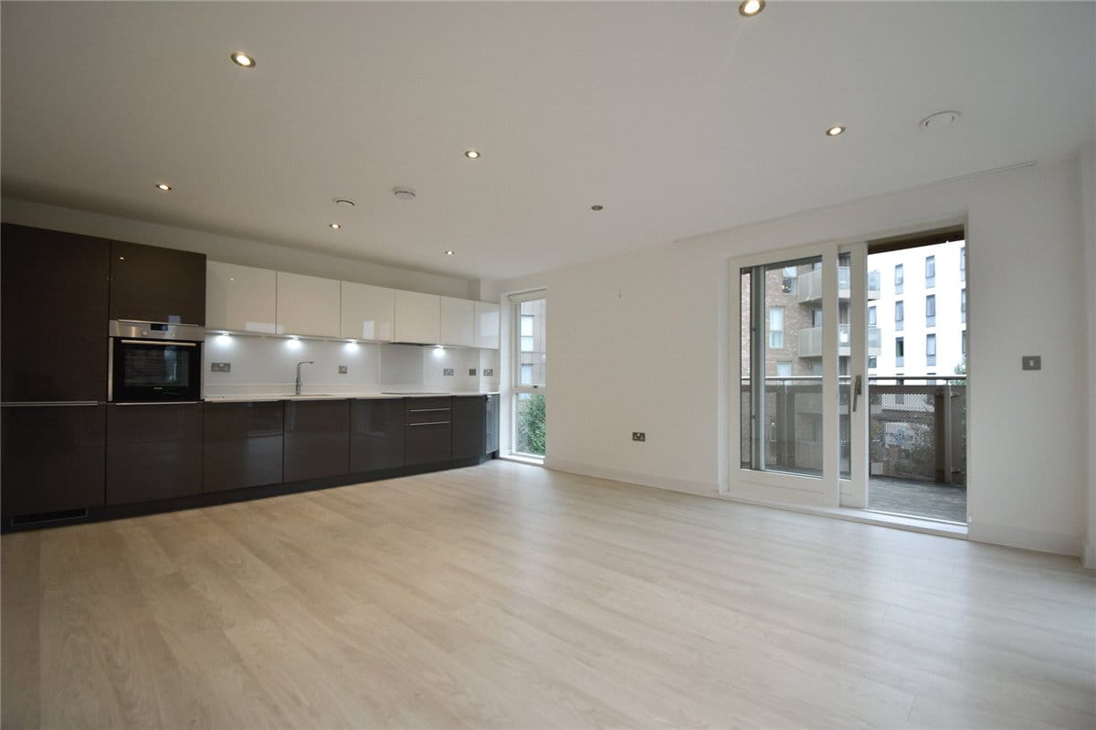 3 bedroom flat, Scholars Court, Harrison Drive CB2