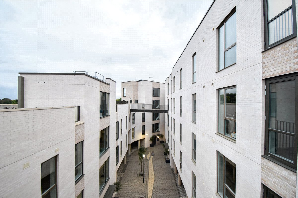 2 bedroom flat, Eddington Avenue, Eddington CB3 - Available