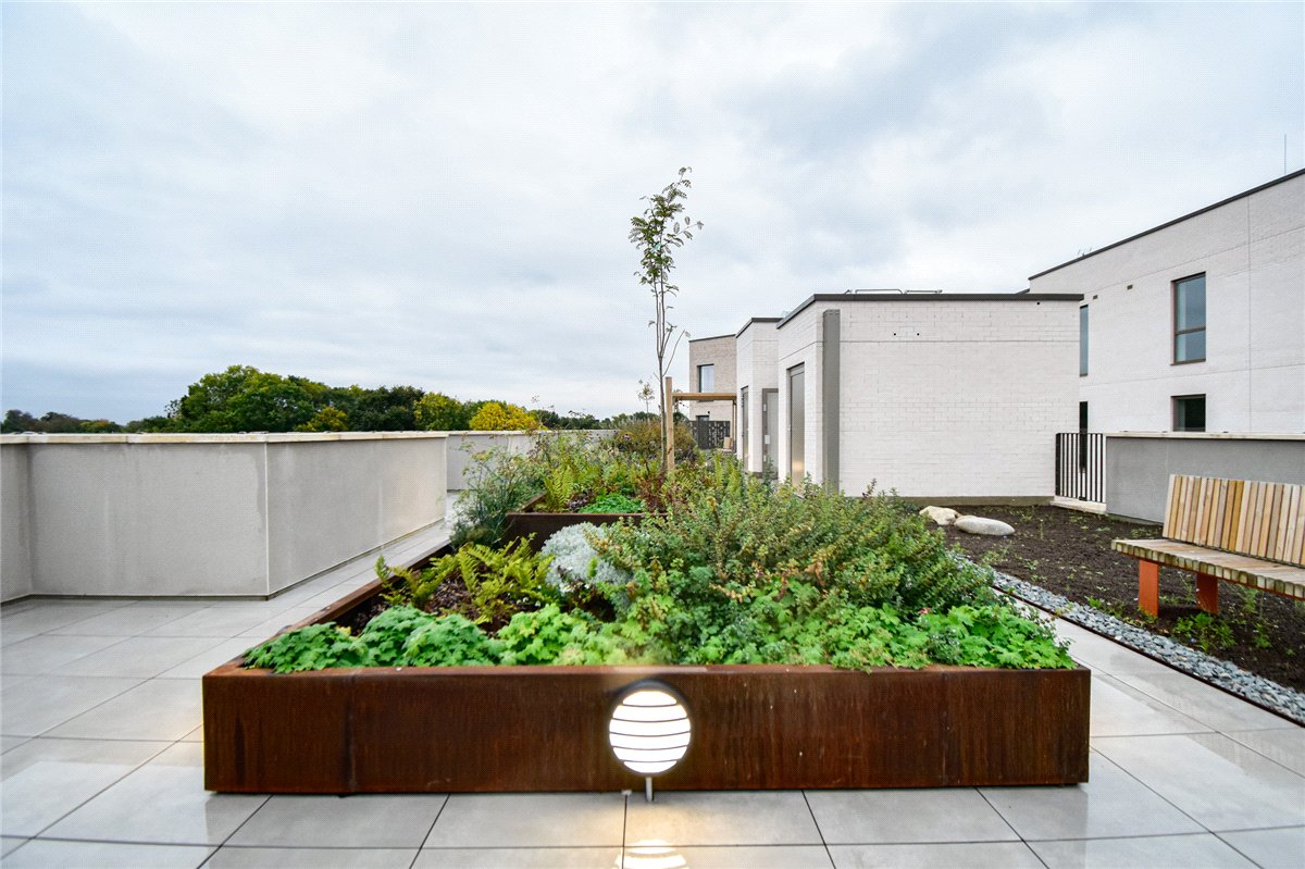 2 bedroom flat, Eddington Avenue, Eddington CB3 - Available