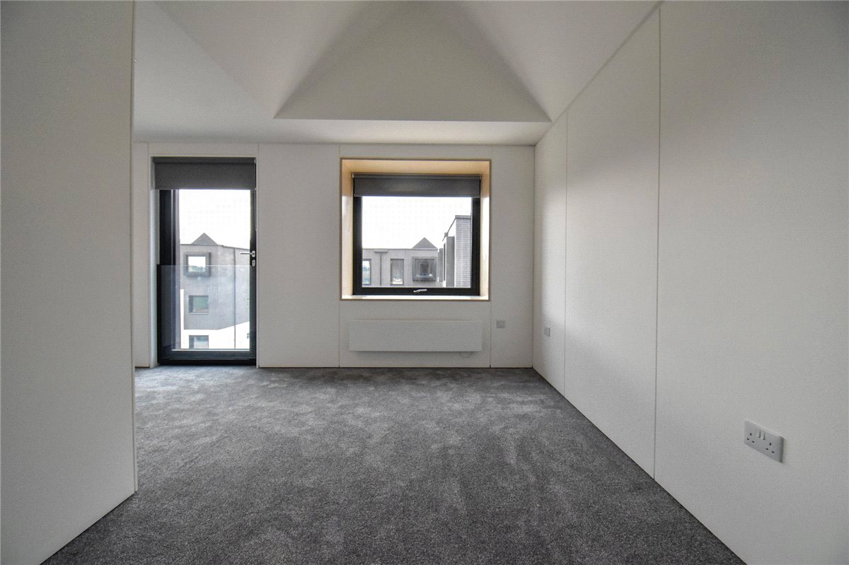 3 bedroom house, Lockhart Way, Northstowe CB24 - Available