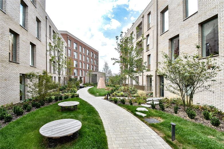 1 bedroom flat, Appleton Way, Cambridge CB3 - Let Agreed