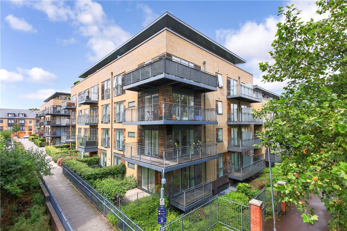 2 bedroom flat, Keynes House, Kingsley Walk CB5 - Available