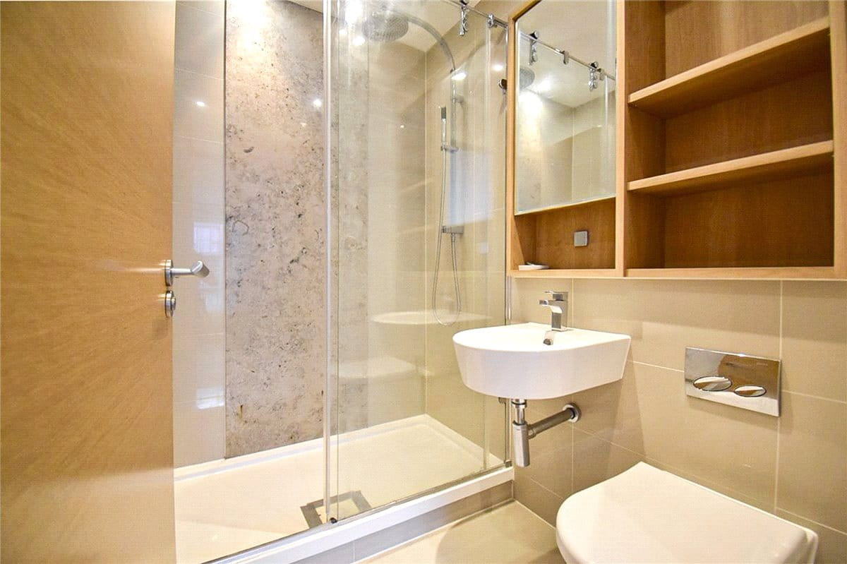 2 bedroom flat, Keynes House, Kingsley Walk CB5 - Available