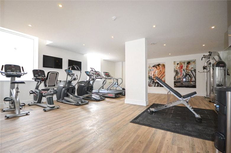 2 bedroom flat, Keynes House, Kingsley Walk CB5 - Available