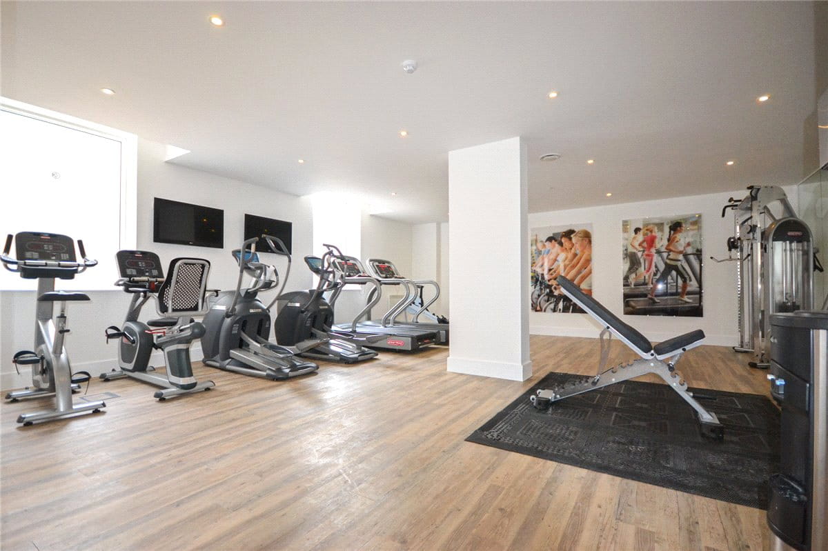 2 bedroom flat, Keynes House, Kingsley Walk CB5 - Available