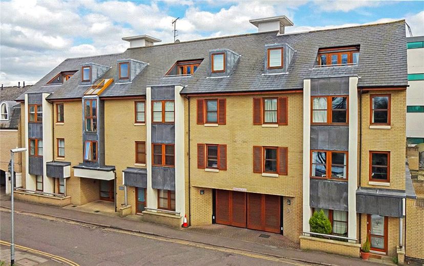 1 bedroom flat, Garden Court, Adam & Eve Street CB1 - Let Agreed