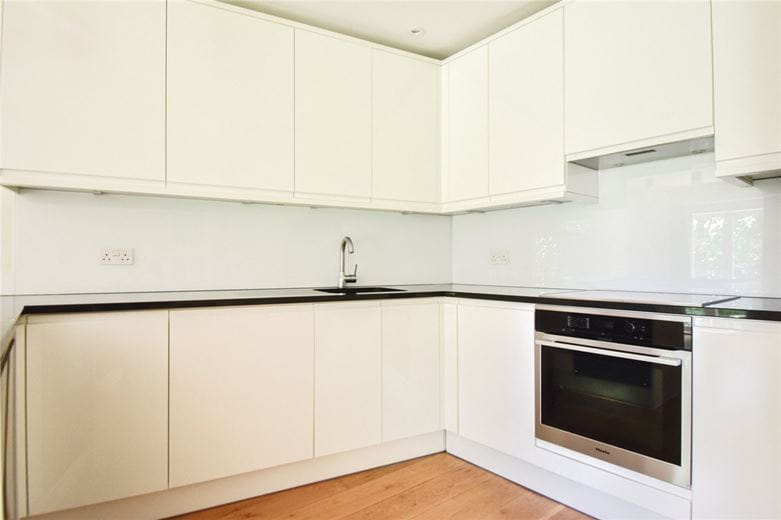 2 bedroom flat, Hobbs House, 18-19 Regent Terrace CB2