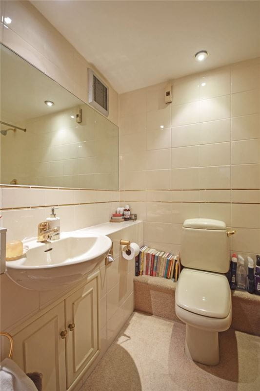 3 bedroom flat, The Oasthouse, Pinehurst South CB3