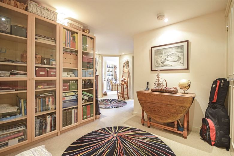 3 bedroom flat, The Oasthouse, Pinehurst South CB3