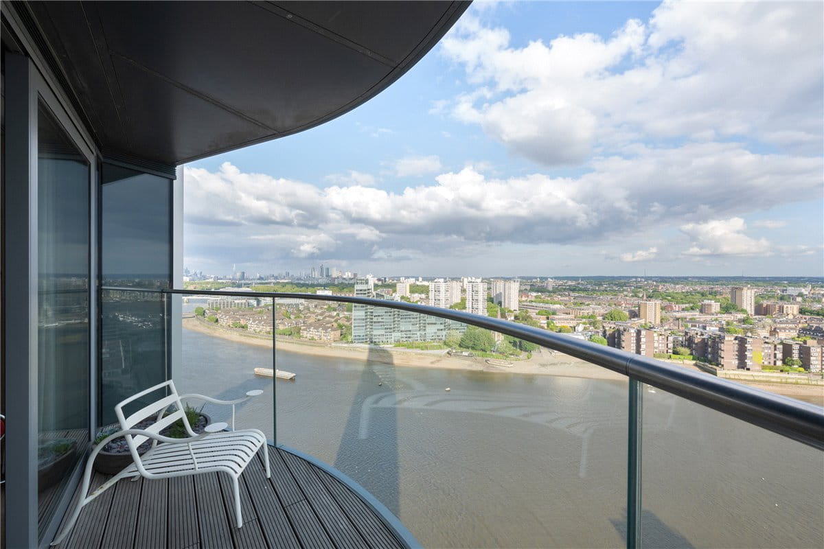  bedroom flat, Waterfront Drive, Chelsea Waterfront SW10 - Available