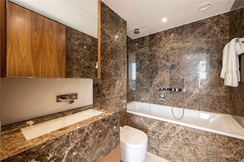 4 bedroom flat, Waterfront Drive, Chelsea Waterfront SW10 - Available