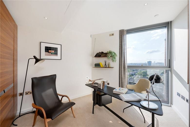 4 bedroom flat, Waterfront Drive, Chelsea Waterfront SW10 - Available