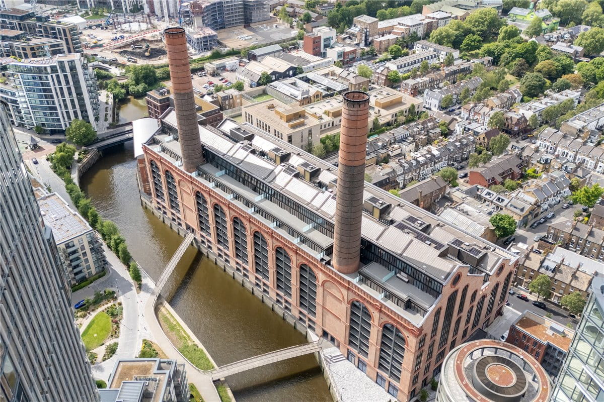 3 bedroom flat, Waterfront Drive, Chelsea Waterfront SW10 - Available