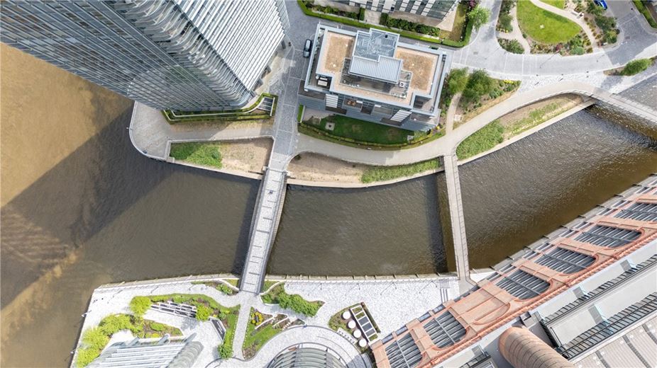 3 bedroom flat, Waterfront Drive, Chelsea Waterfront SW10 - Available