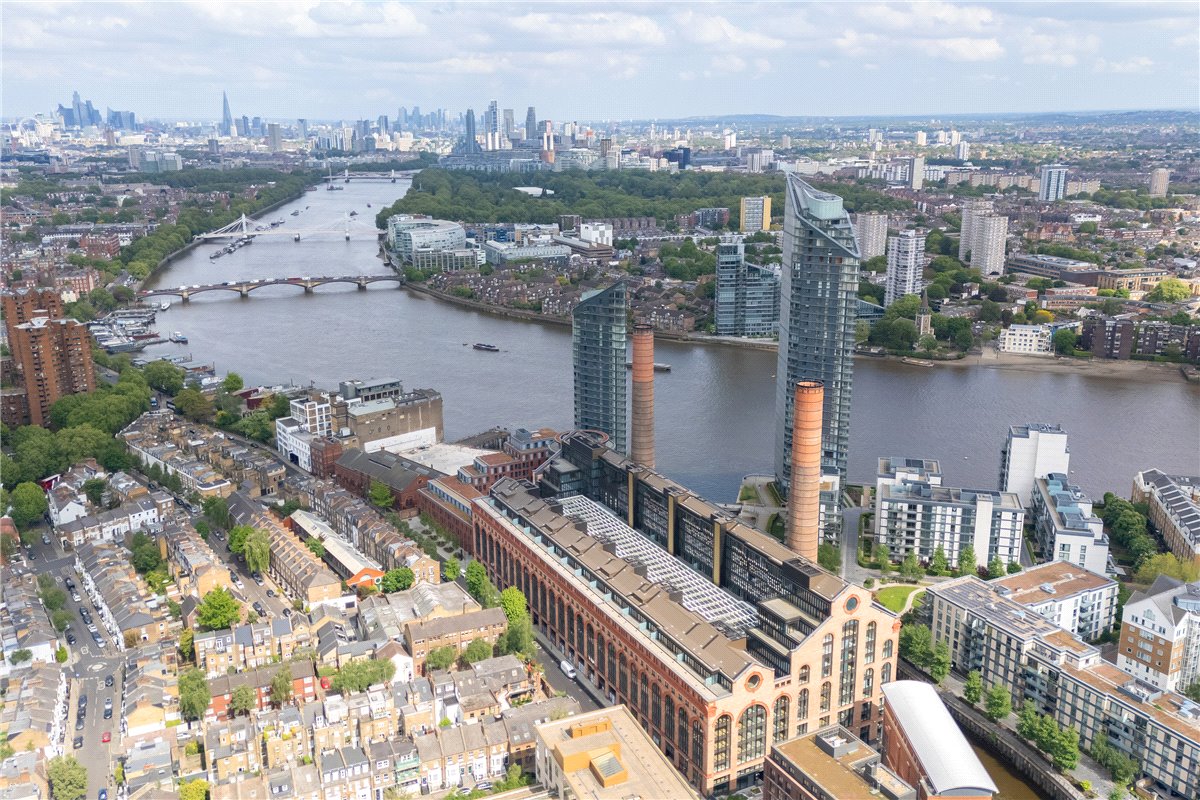 4 bedroom flat, Waterfront Drive, Chelsea Waterfront SW10 - Available