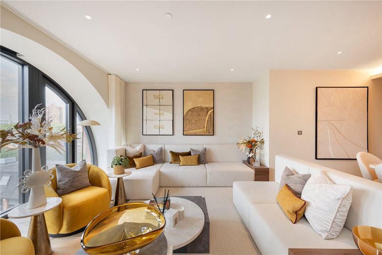 4 bedroom flat, Waterfront Drive, Chelsea Waterfront SW10 - Available
