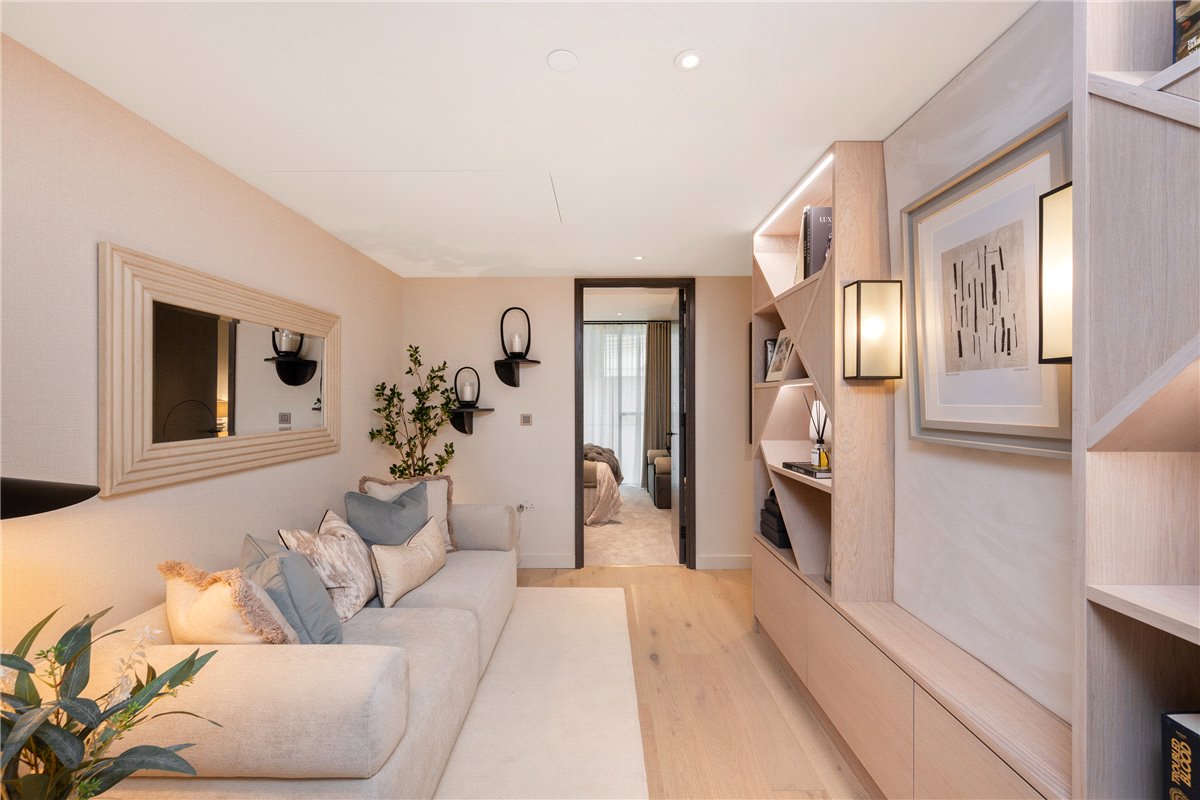 5 bedroom flat, Waterfront Drive, Chelsea Waterfront SW10 - Available