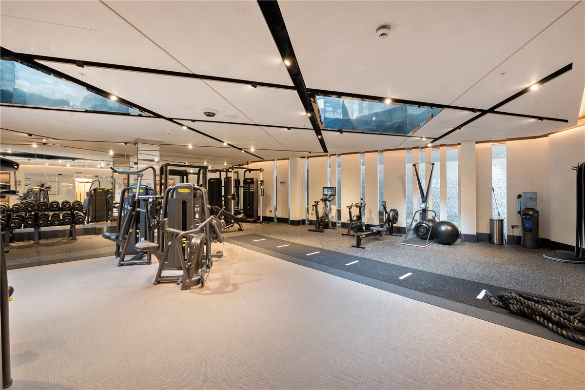 6 bedroom flat, Waterfront Drive, Chelsea Waterfront SW10 - Available