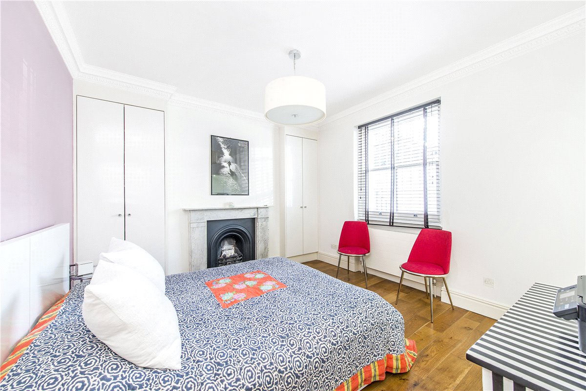 4 bedroom house, Limerston Street, Chelsea SW10 - Sold