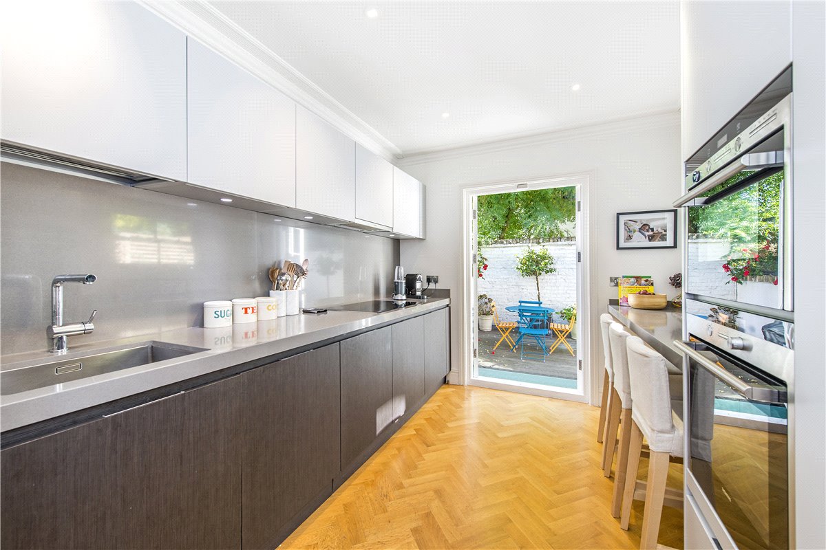 4 bedroom house, Limerston Street, Chelsea SW10 - Sold