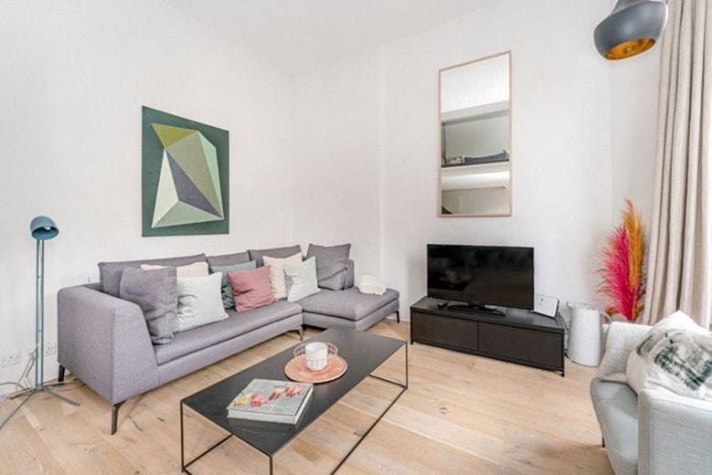 1 bedroom flat, Airlie Gardens, Kensington W8 - Available
