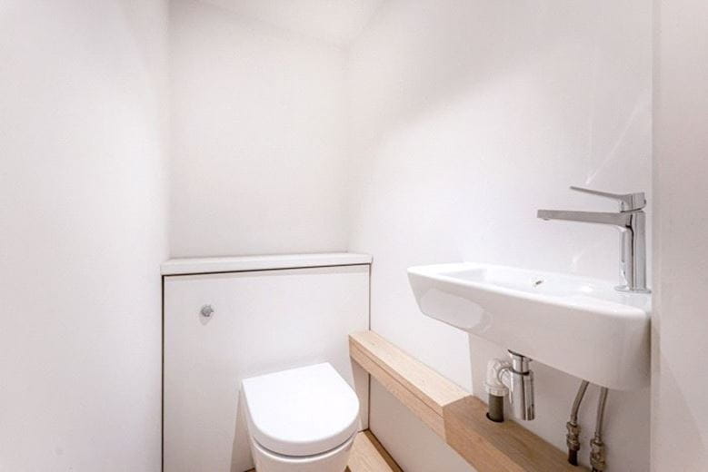 1 bedroom flat, Airlie Gardens, Kensington W8 - Available