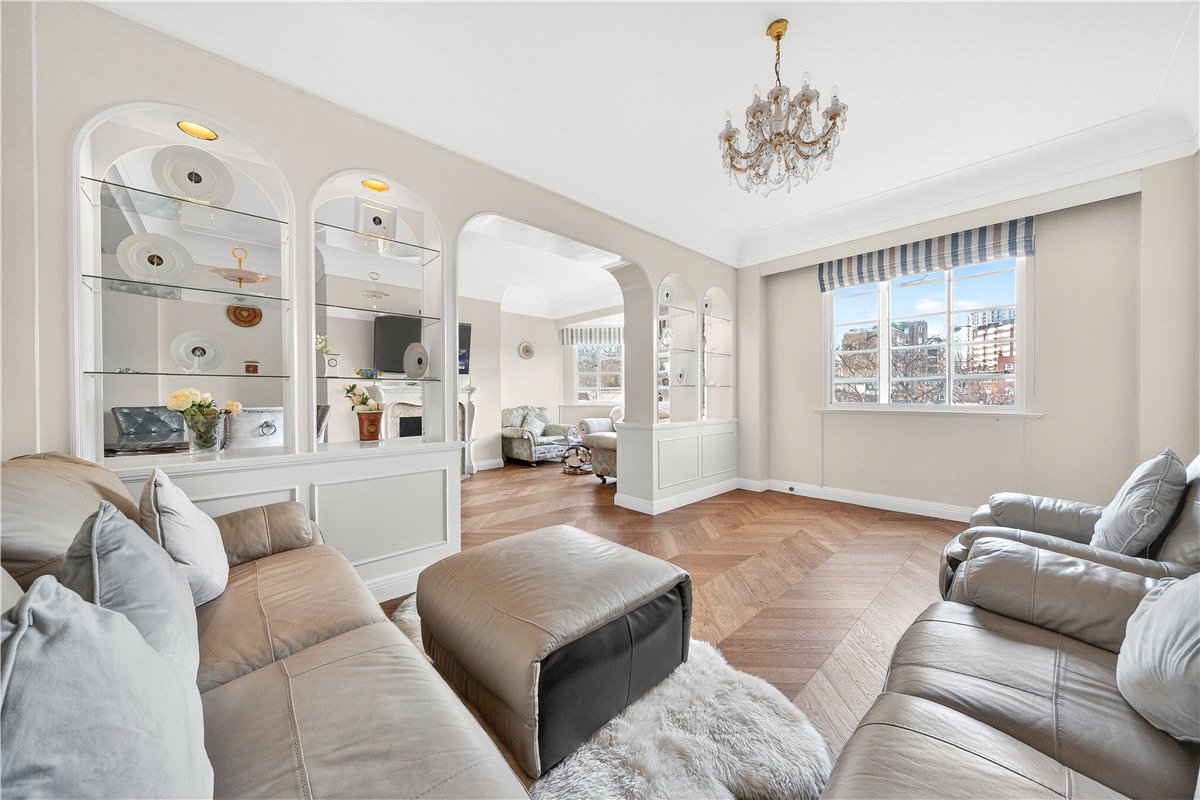 3 bedroom flat, Hyde Park Place, London W2 - Available