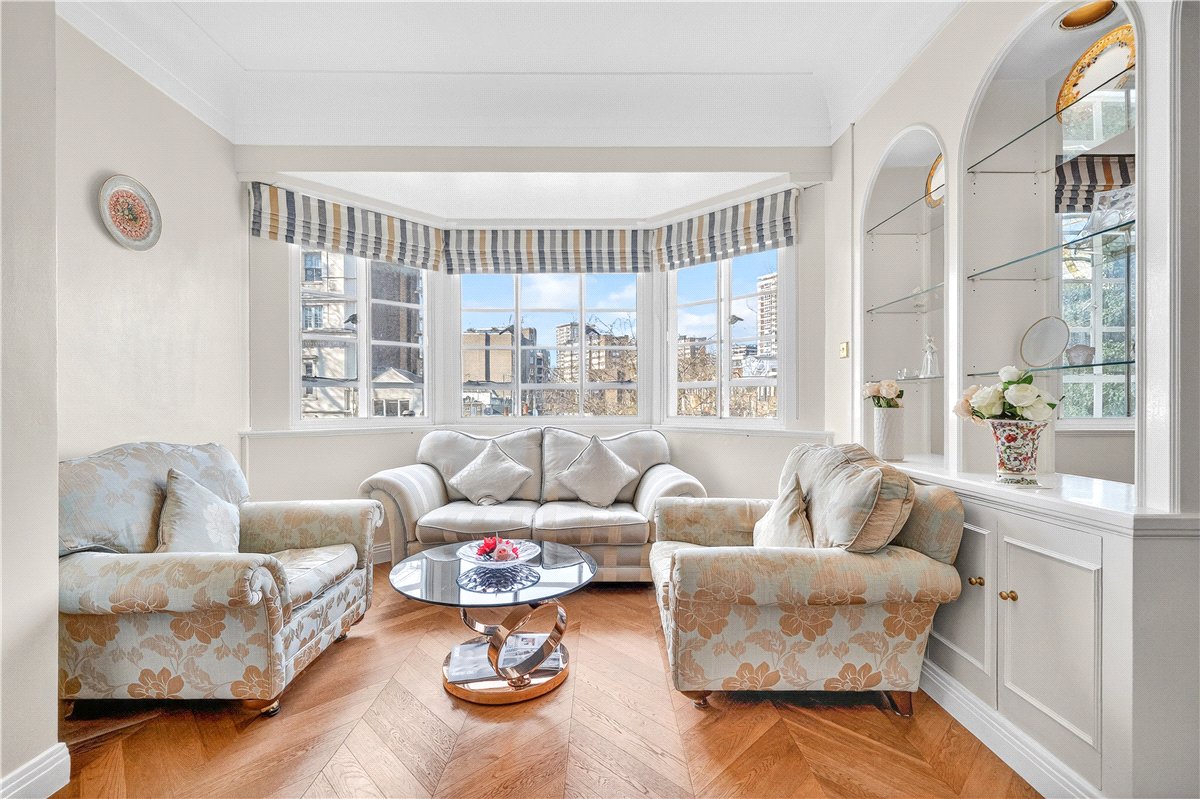 3 bedroom flat, Hyde Park Place, London W2 - Available