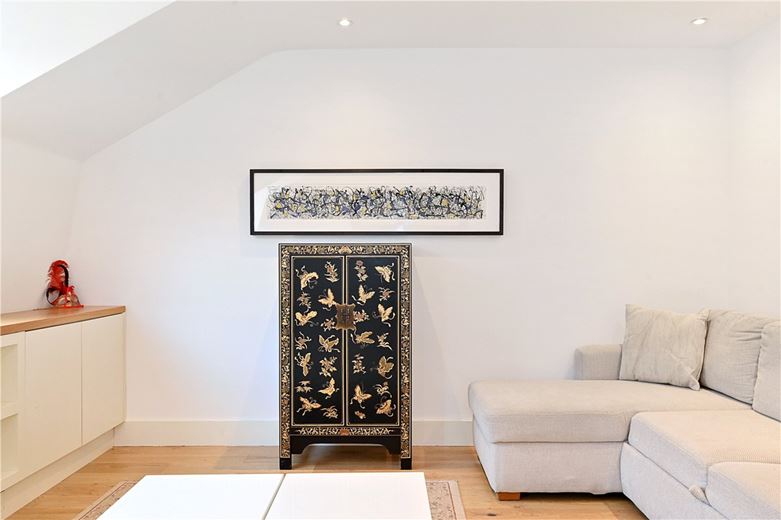 1 bedroom flat, Hans Road, Knightsbridge SW3 - Available