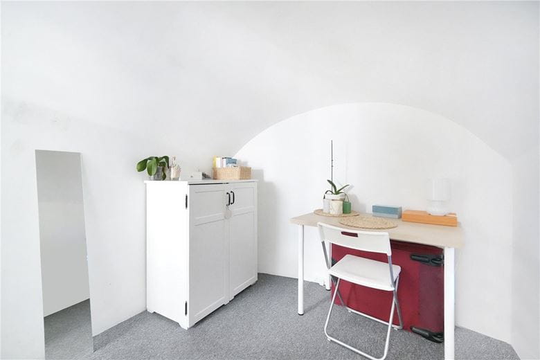 2 bedroom flat, Warwick Way, Pimlico SW1V - Available