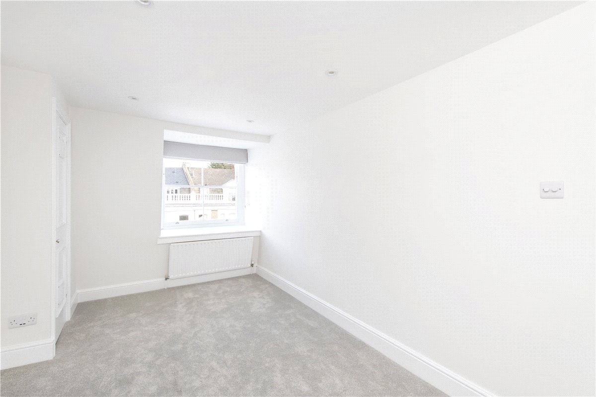 2 bedroom flat, Coleherne Road, West Brompton SW10 - Available